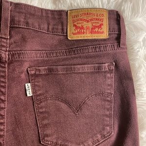 Burgundy  711 Skinny Levi’s jeans. Size 28